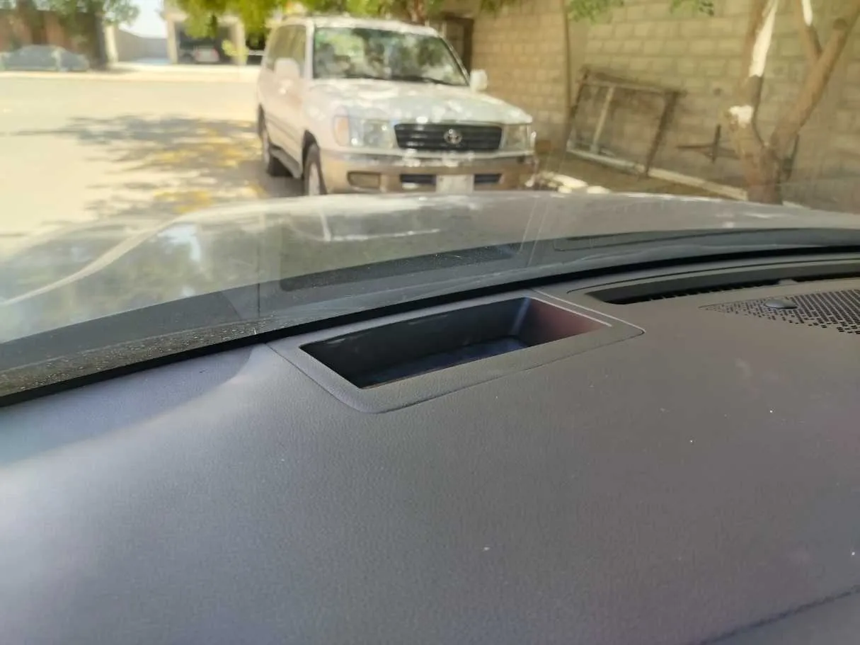 Car image 35