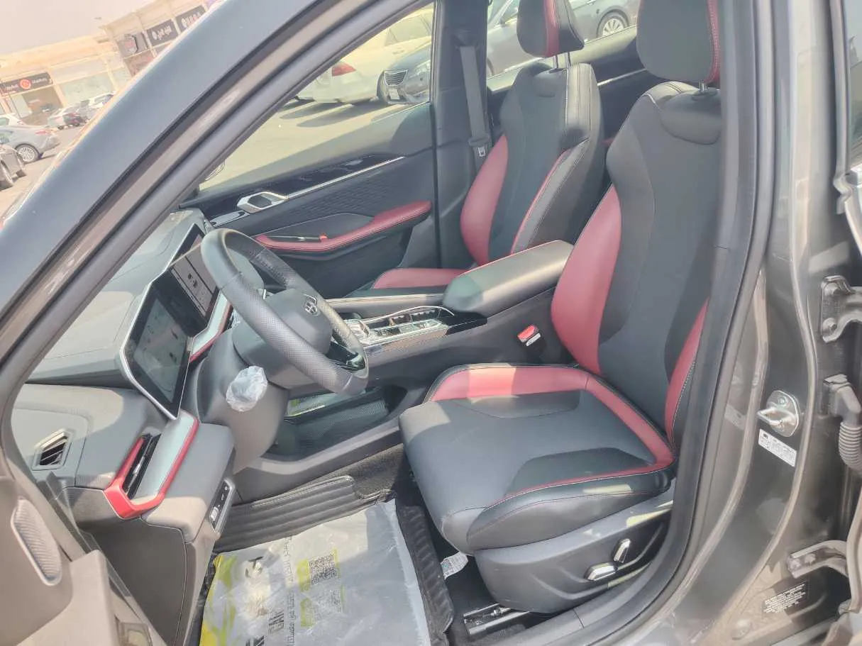 Car image 13