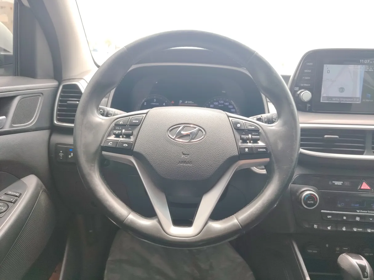 Car image 22