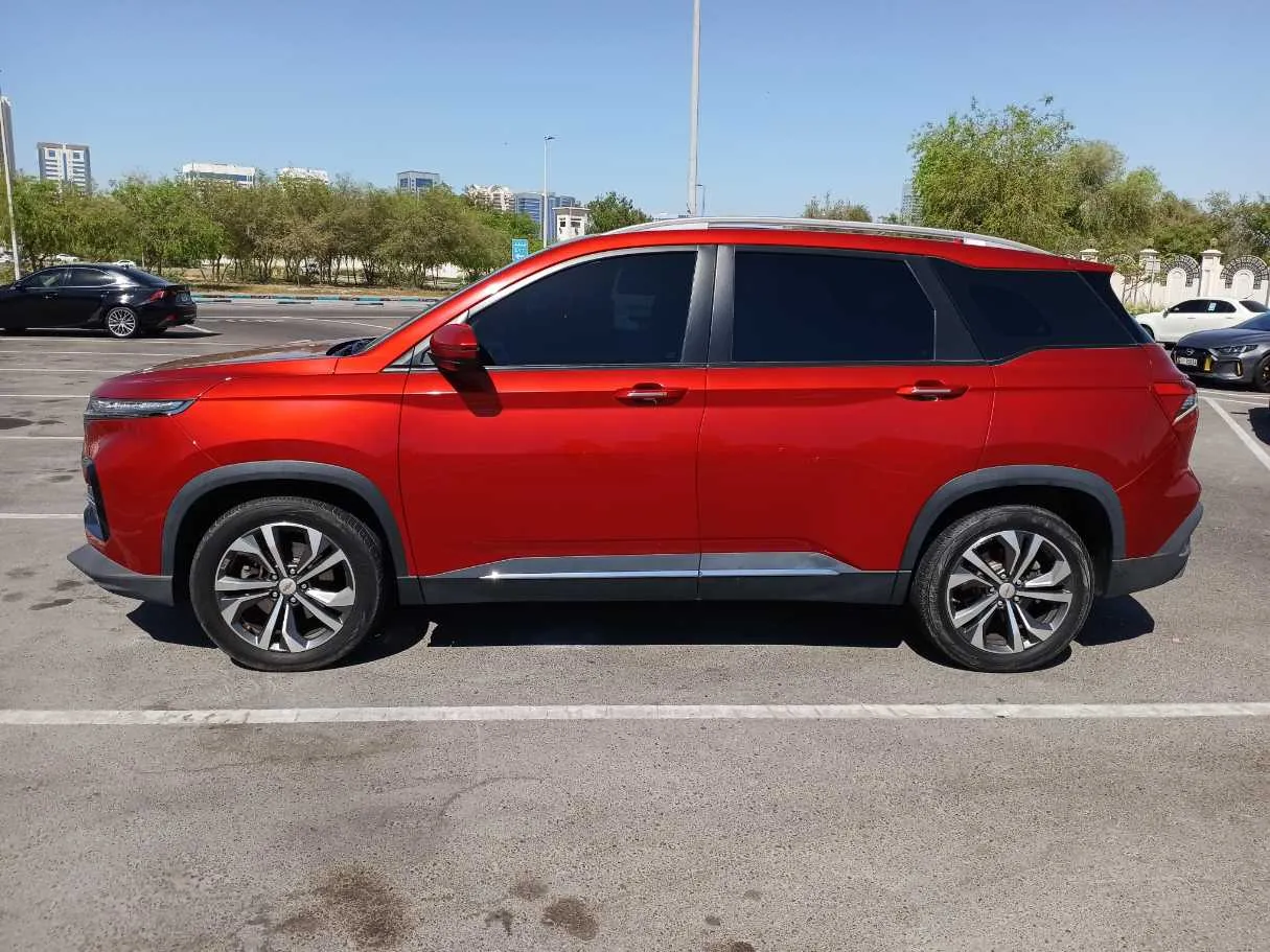 Car image 4