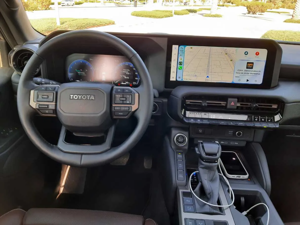 Car image 16