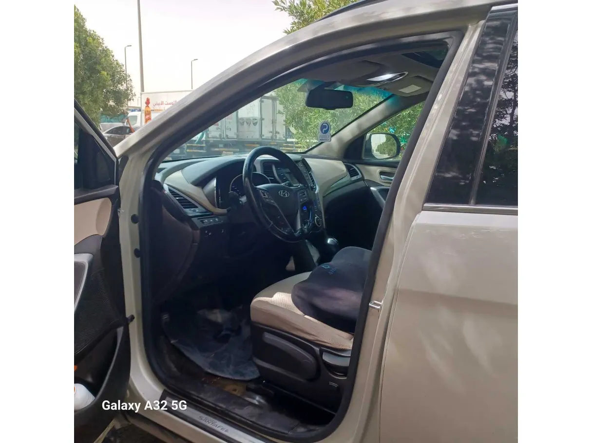 Car image 25