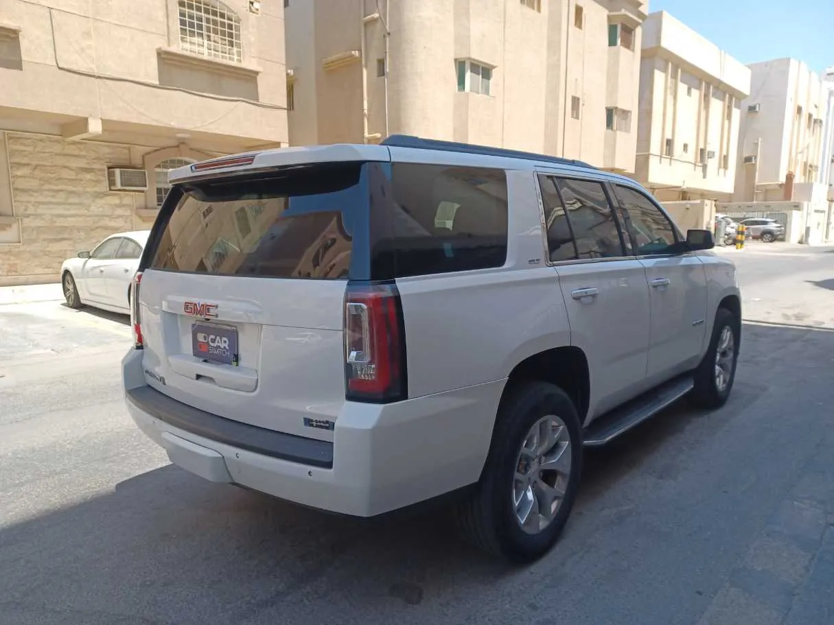 Car image 5