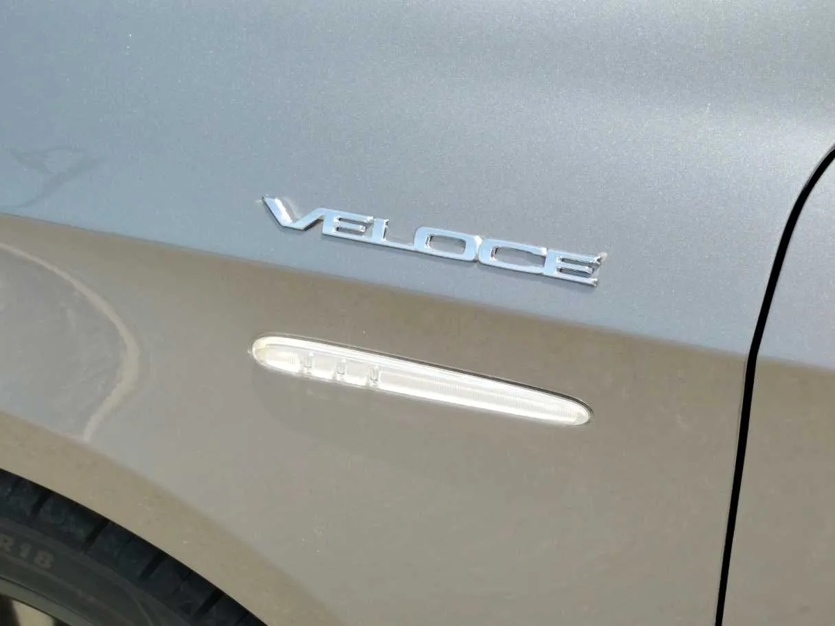 Car image 36