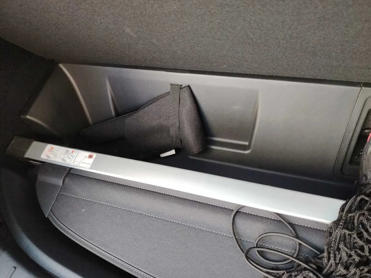 Car image 43