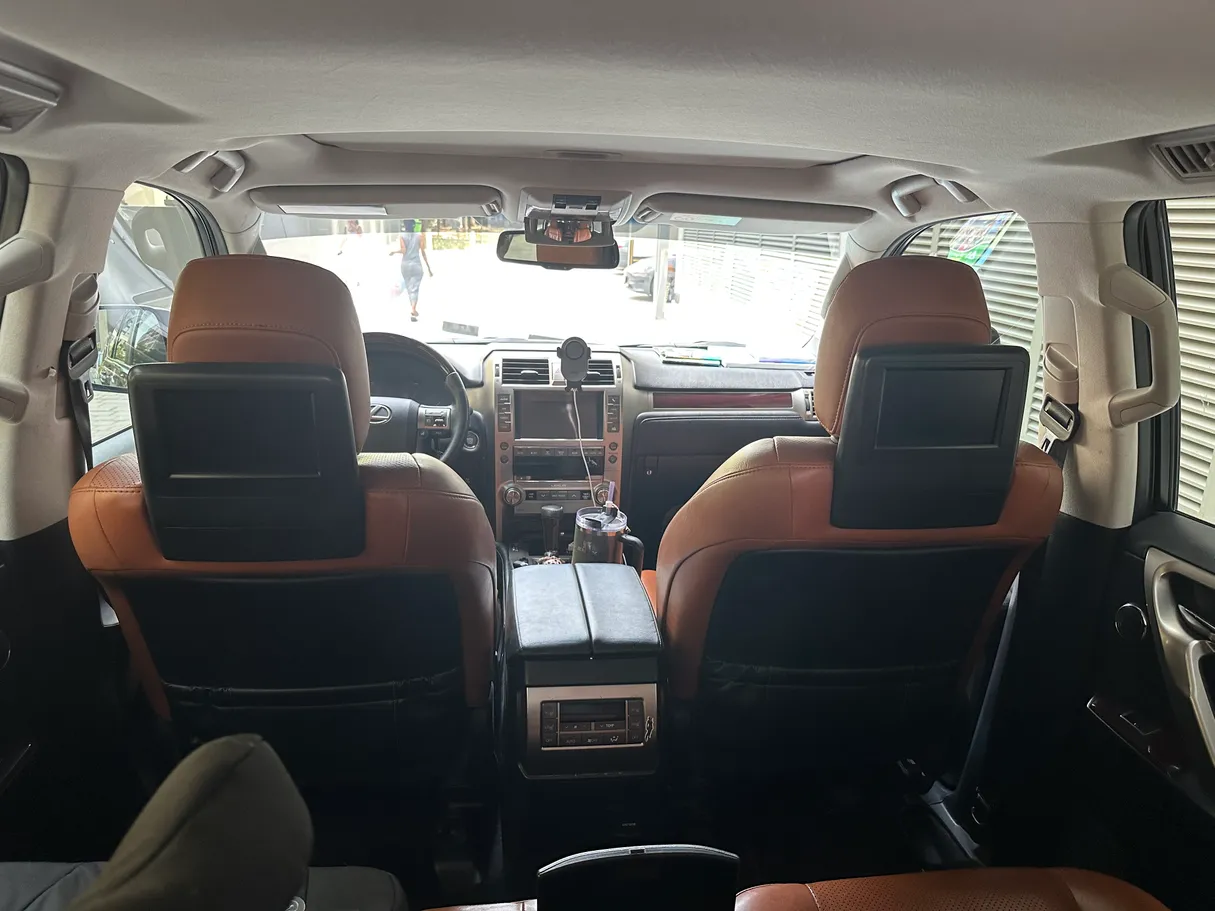 Car image 7