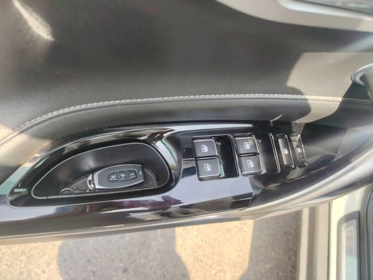 Car image 31