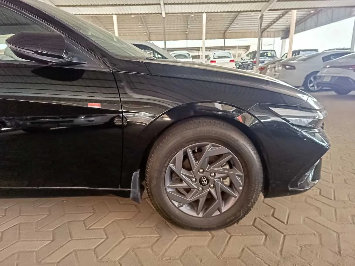 Car image 8
