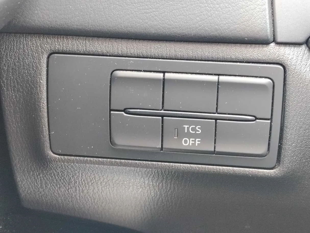 Car image 34