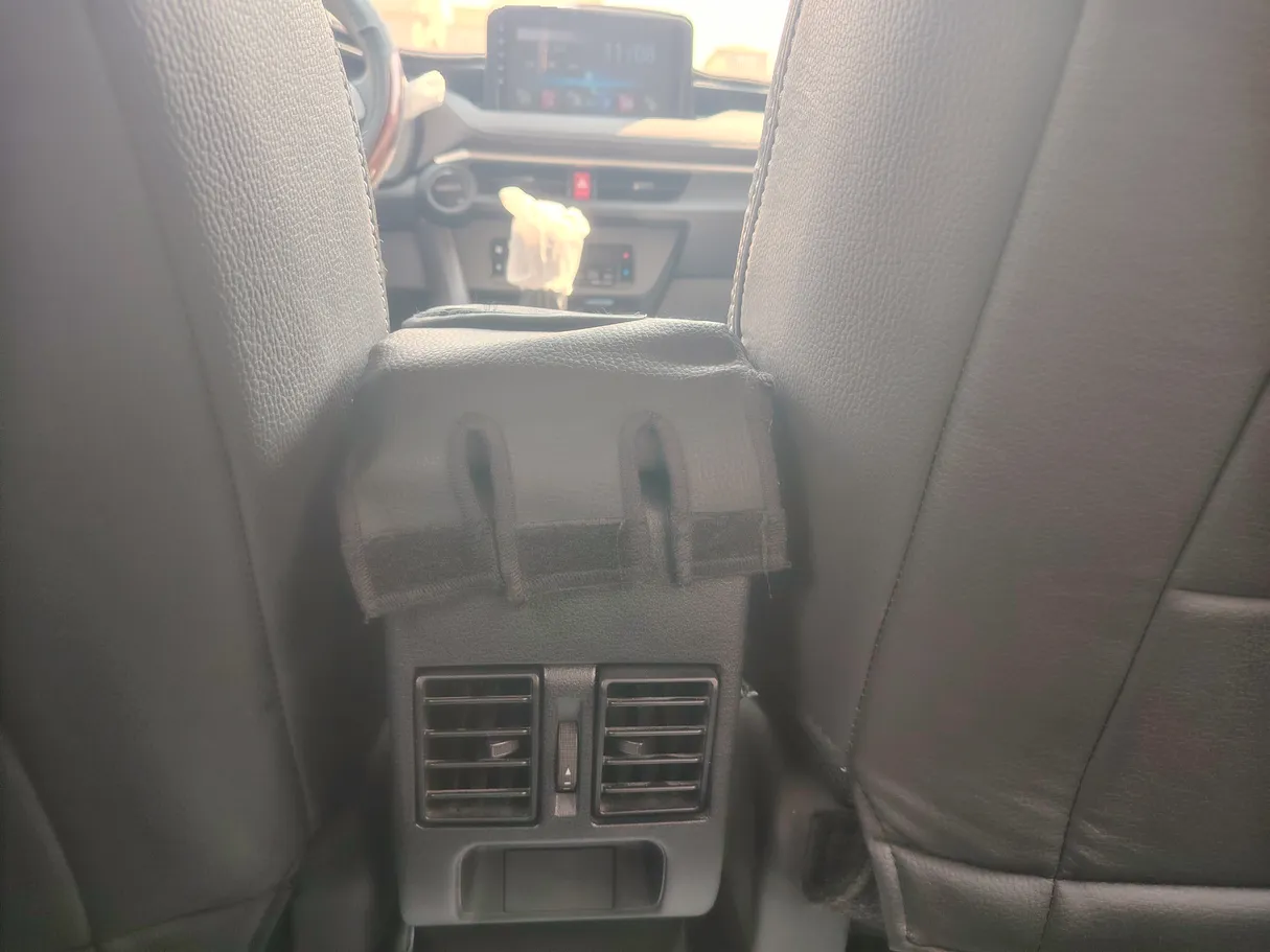 Car image 26