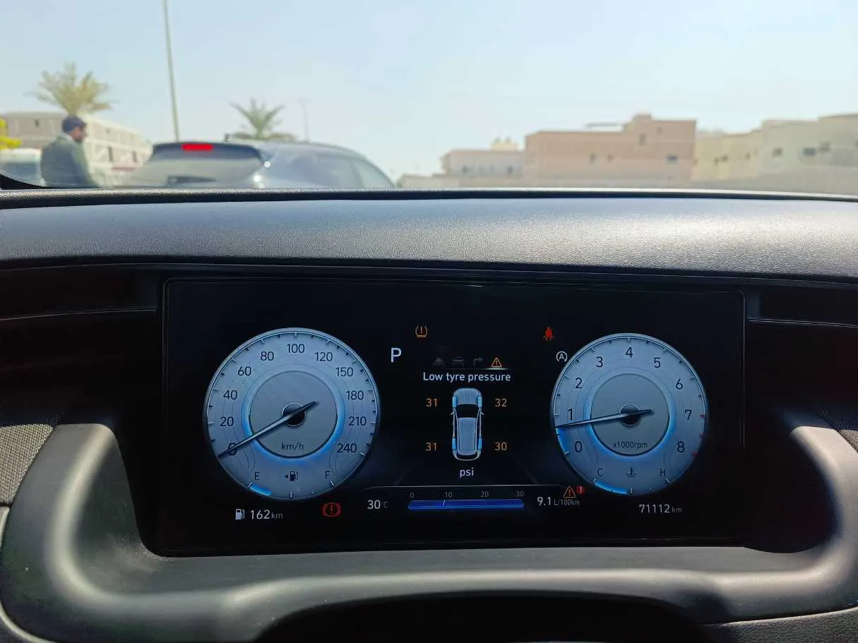 Car image 24