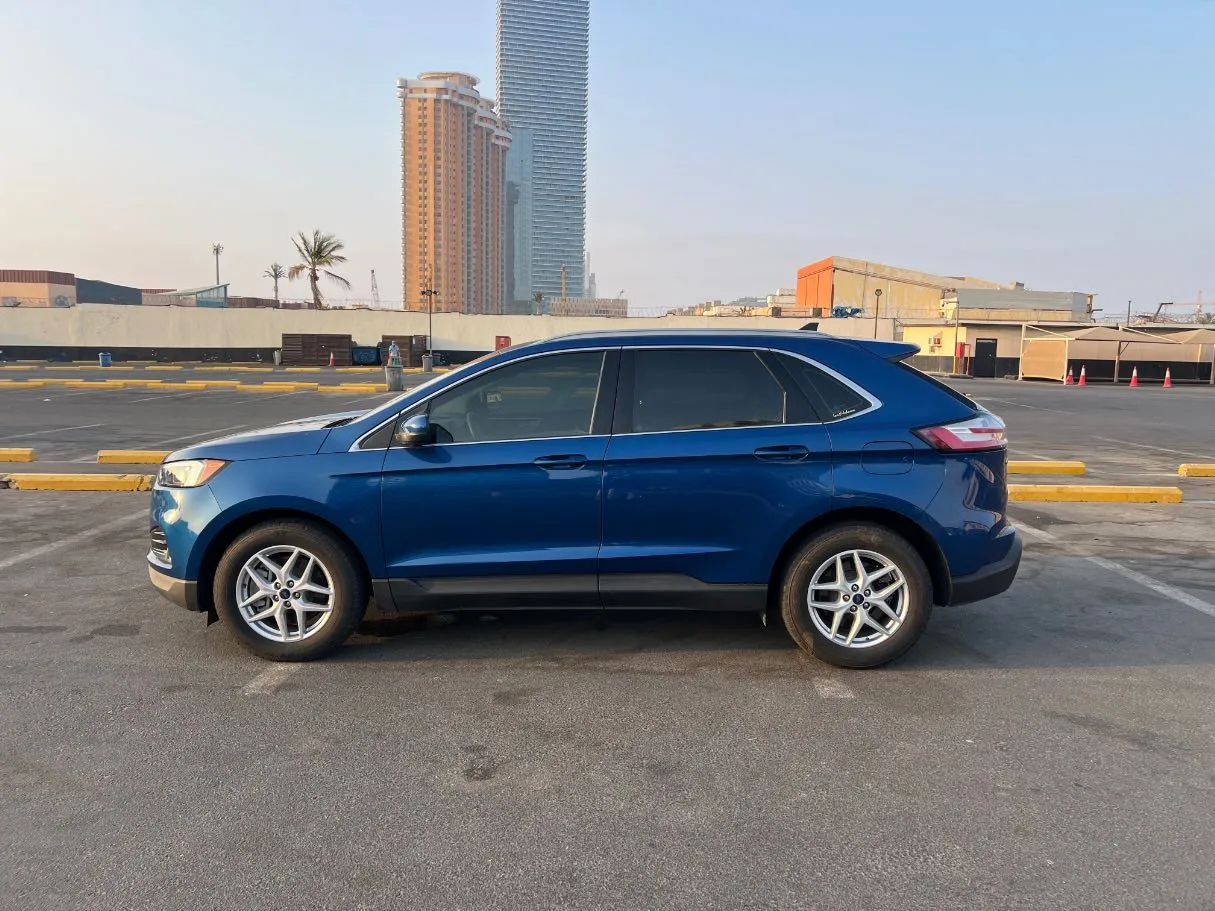 Car image 8