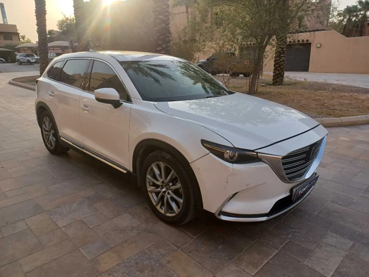 Car image 3