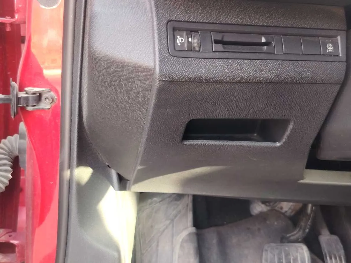 Car image 27