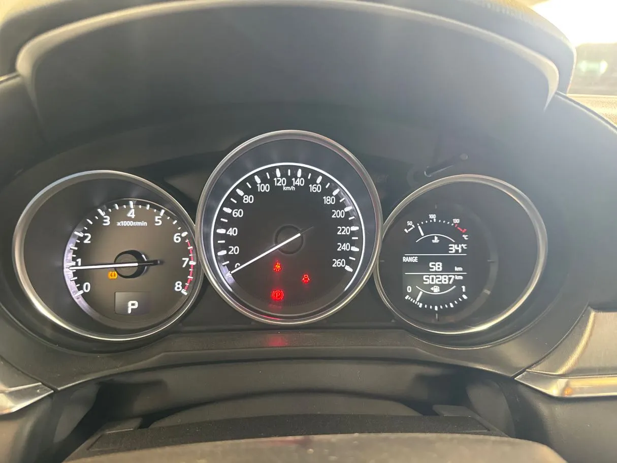 Car image 9