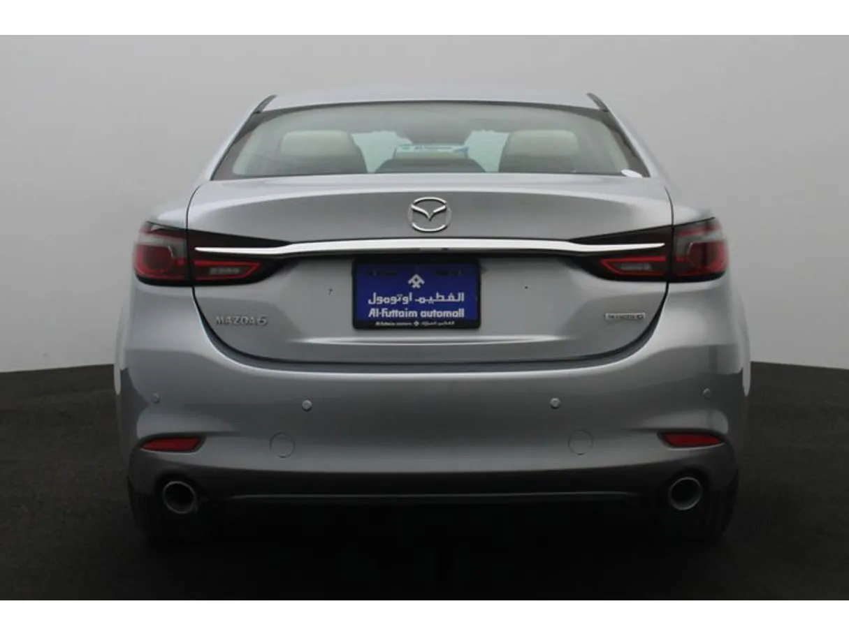 Car image 12