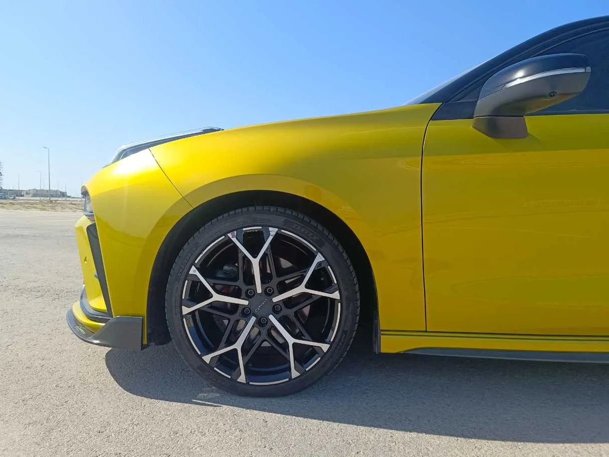 Car image 11