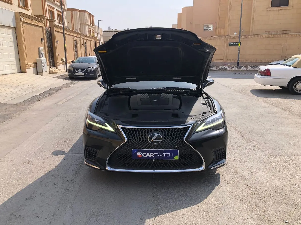 Car image 26