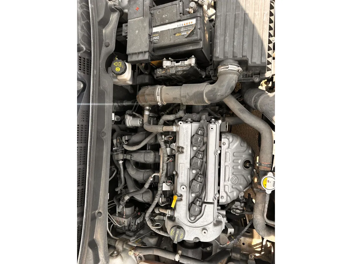 Car image 23