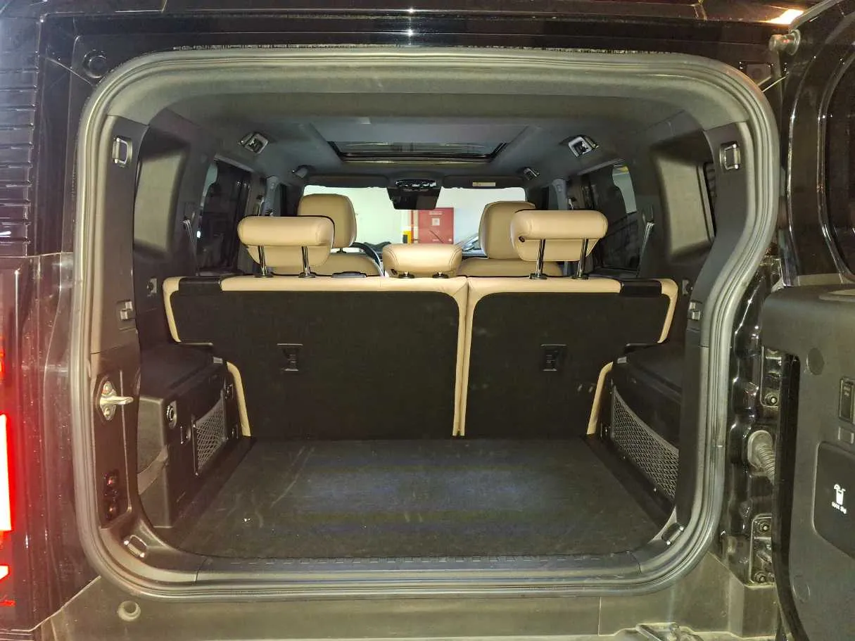 Car image 20