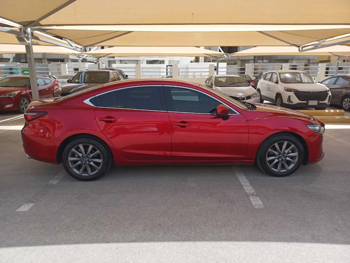 Car image 4