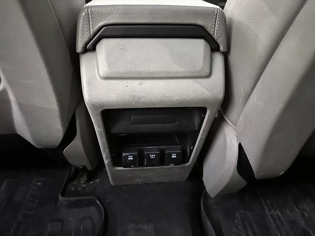 Car image 23