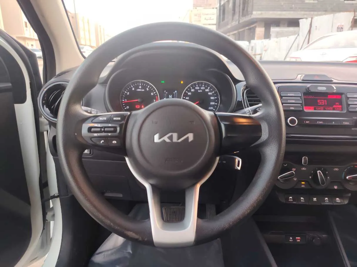 Car image 24
