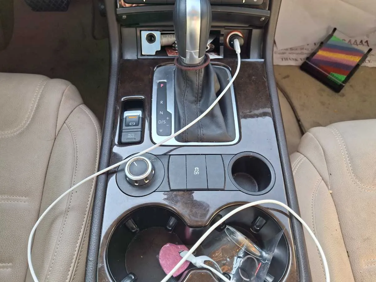 Car image 16