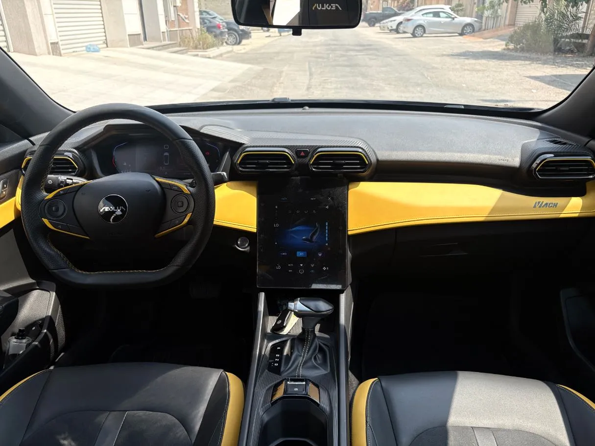 Car image 18