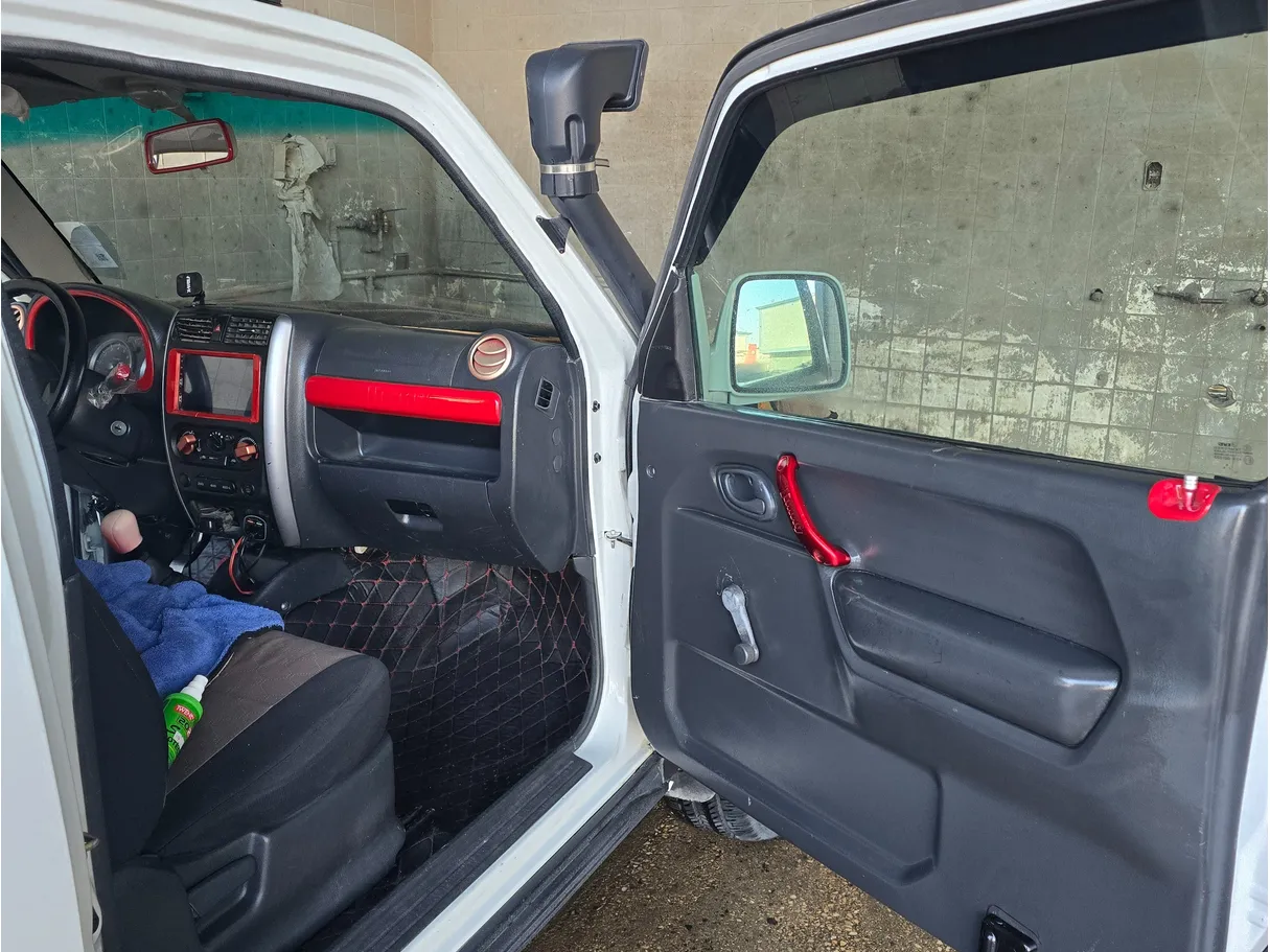 Car image 6