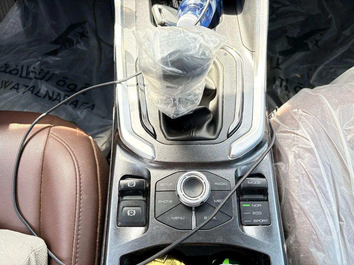 Car image 19