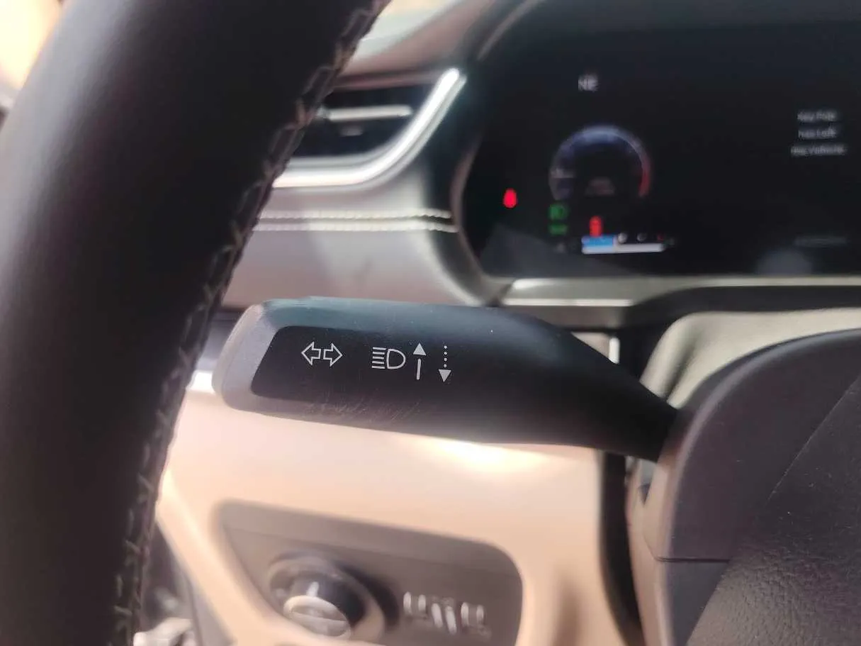 Car image 26