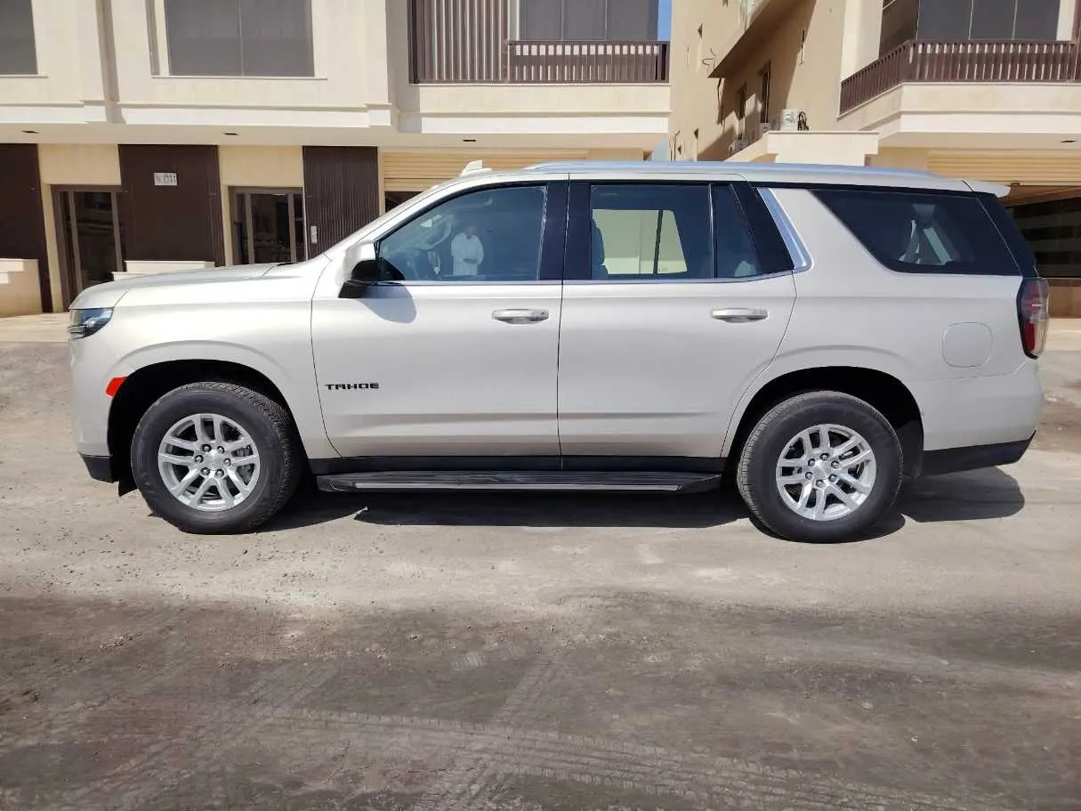 Car image 8