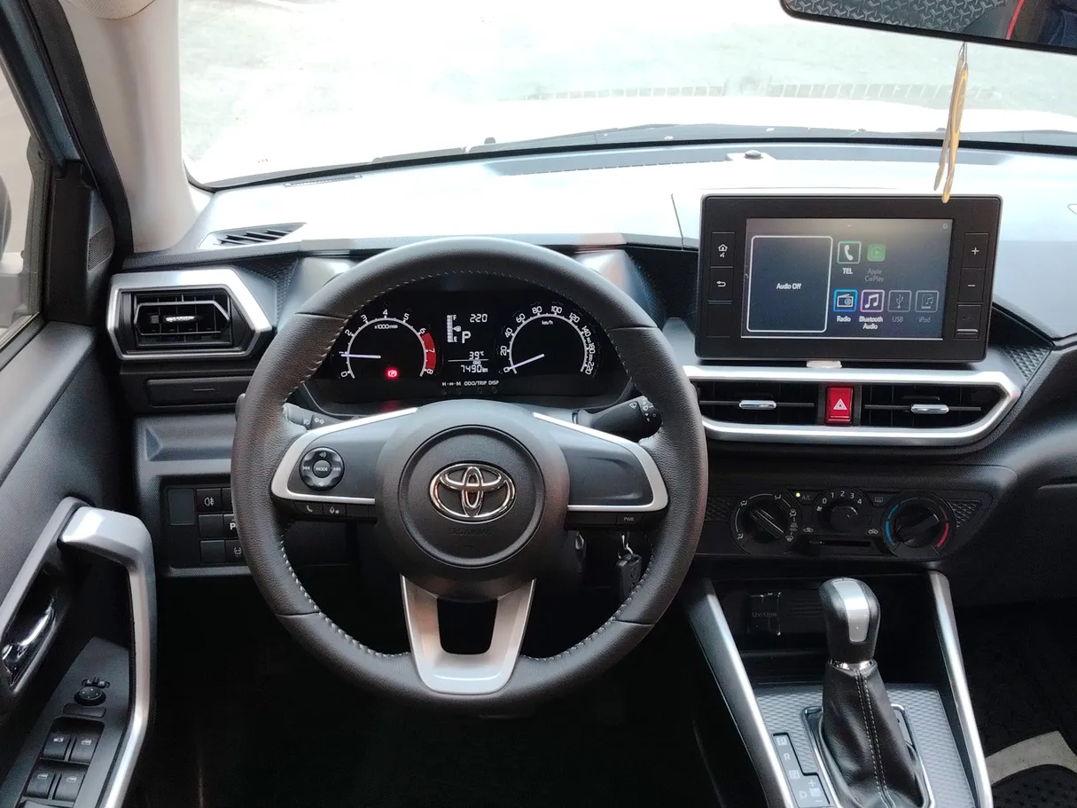 Car image 22