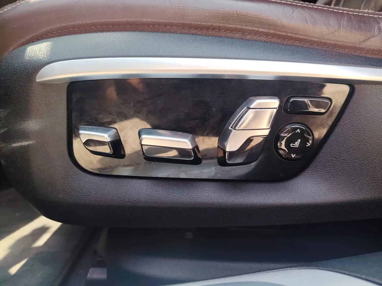 Car image 31