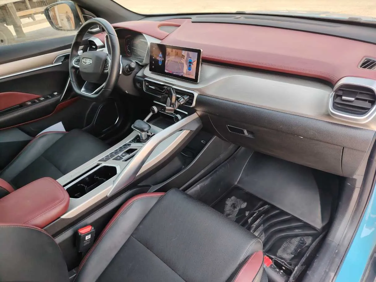 Car image 13