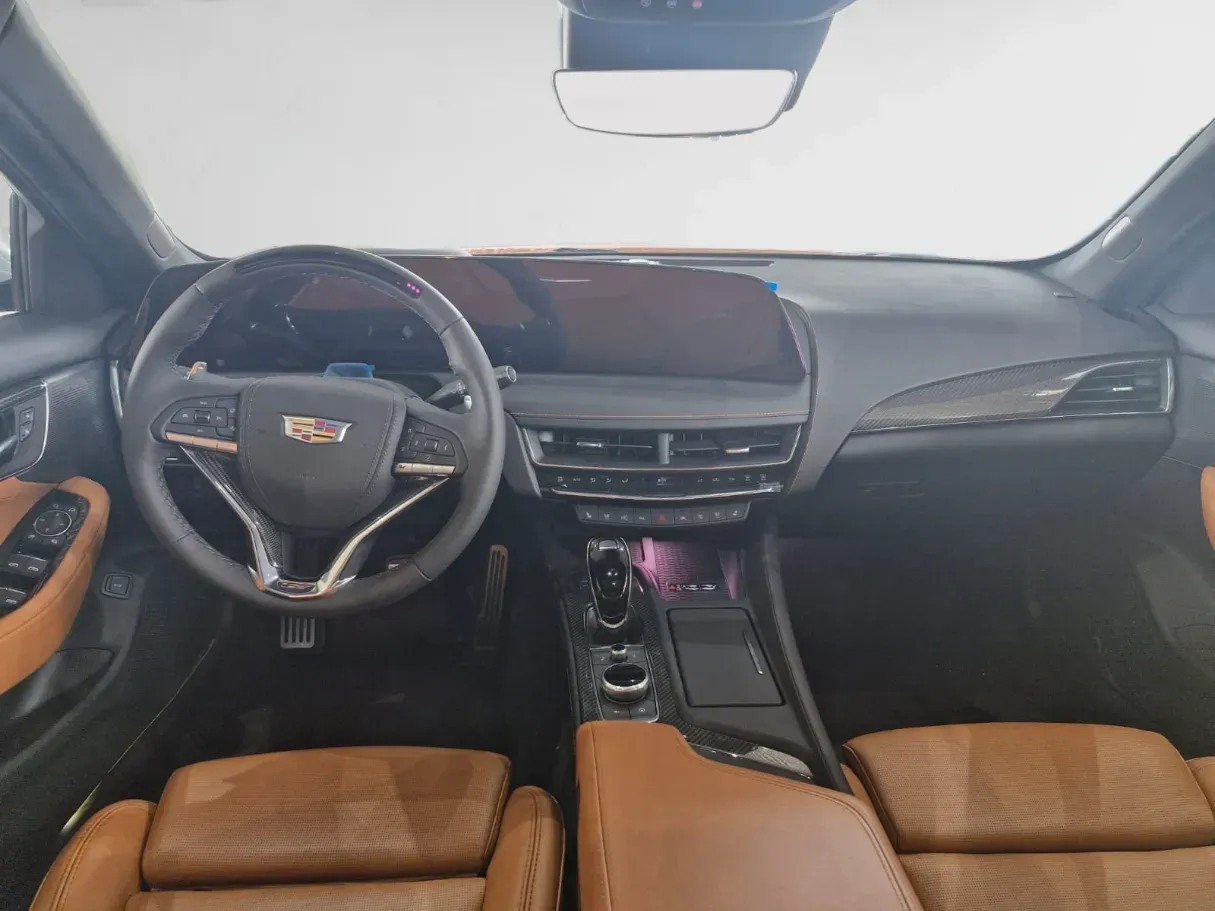 Car image 9
