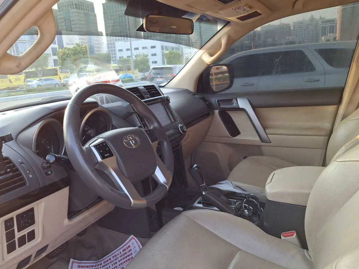 Car image 11