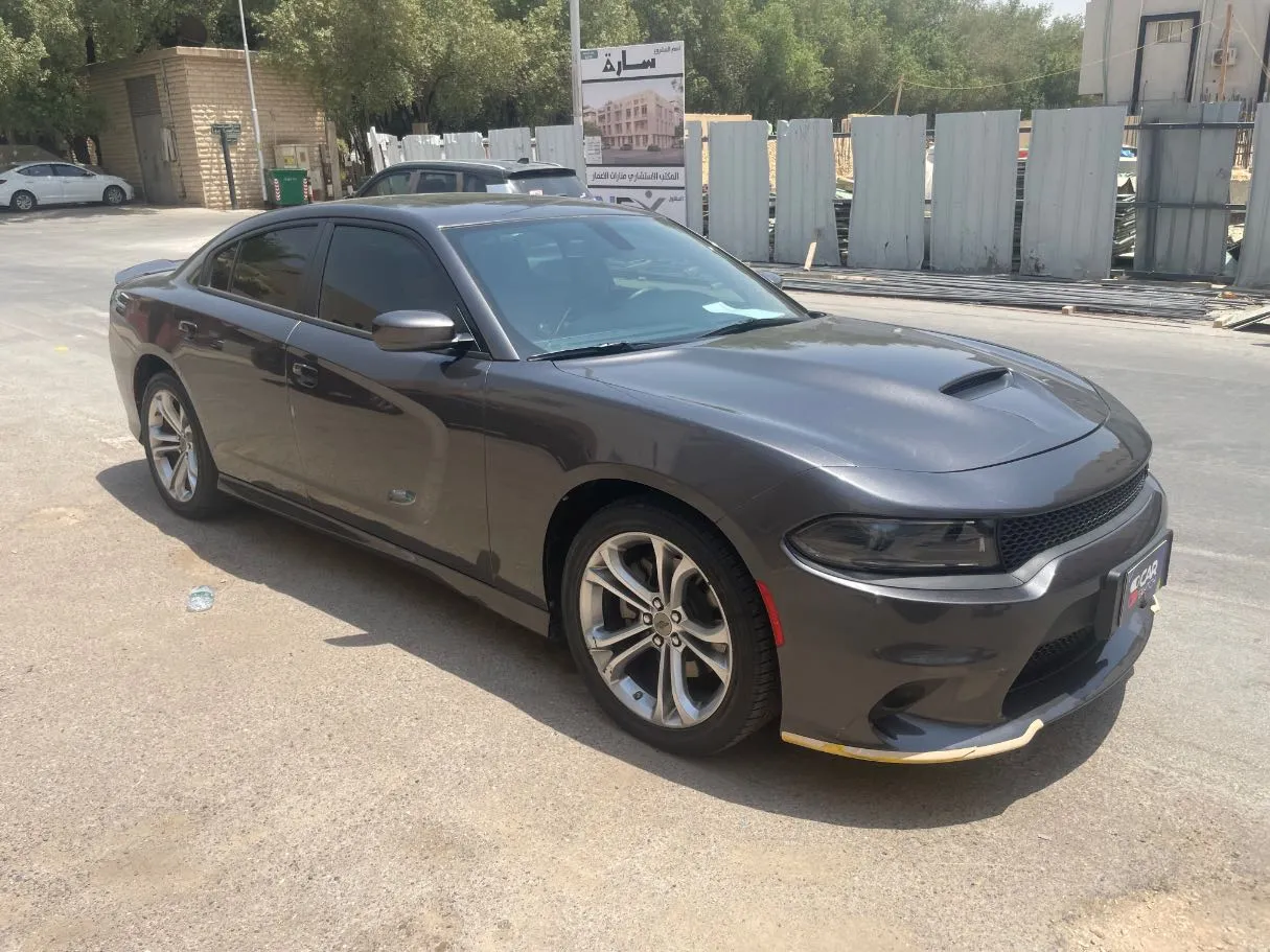 Car image 3