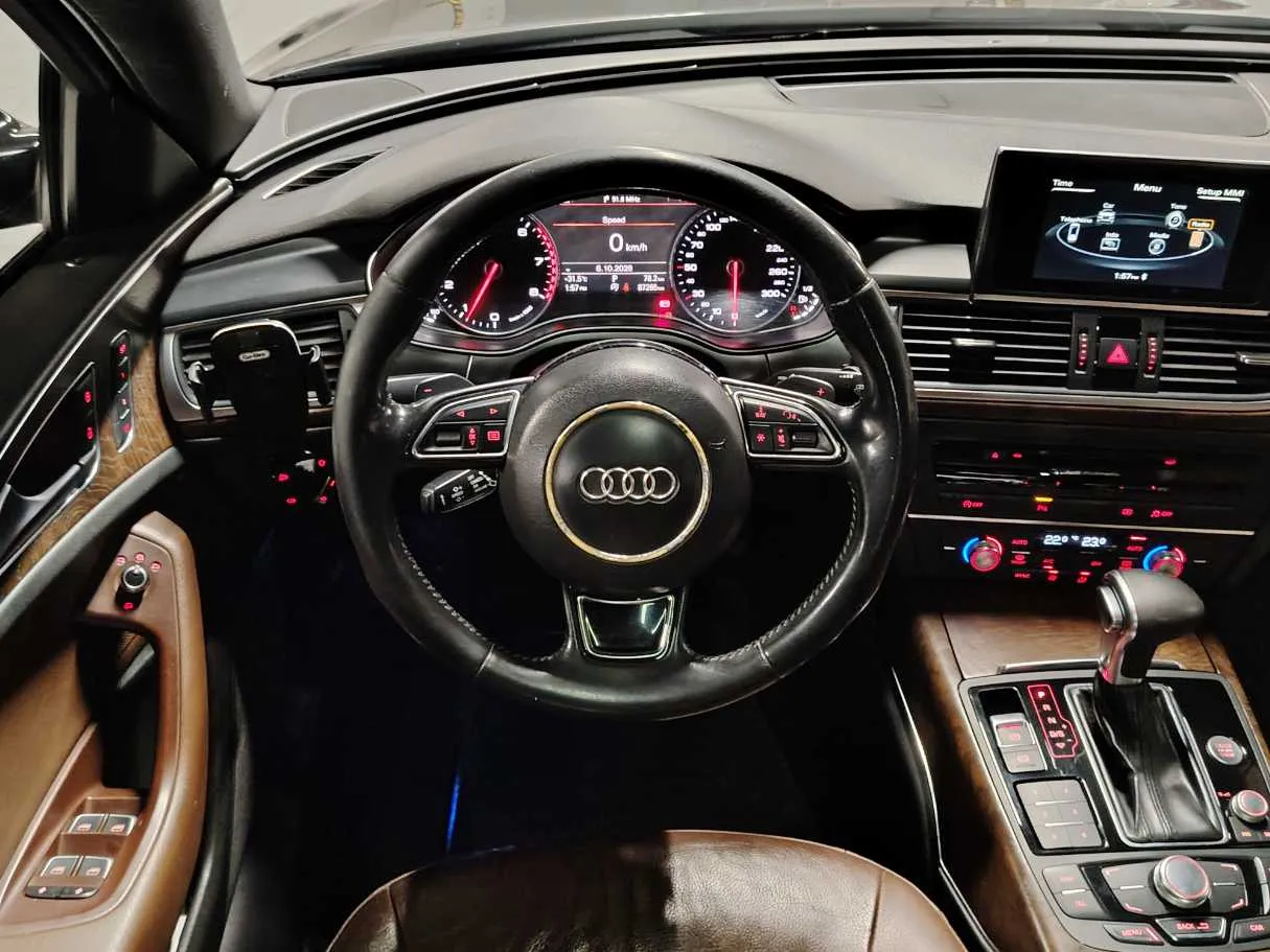 Car image 26