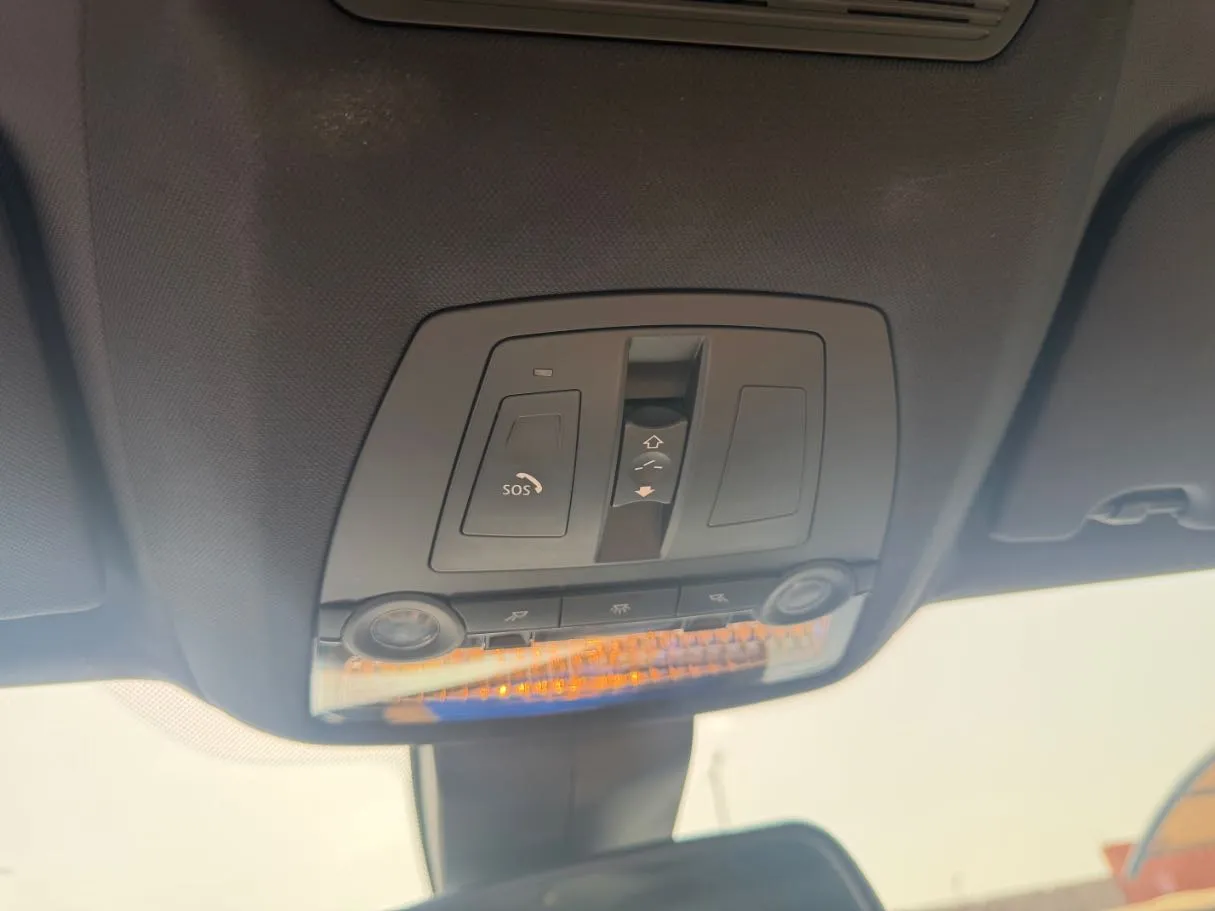 Car image 27