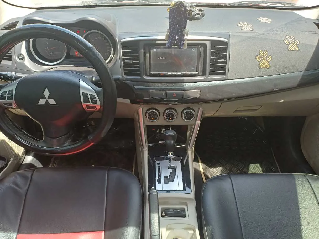 Car image 16