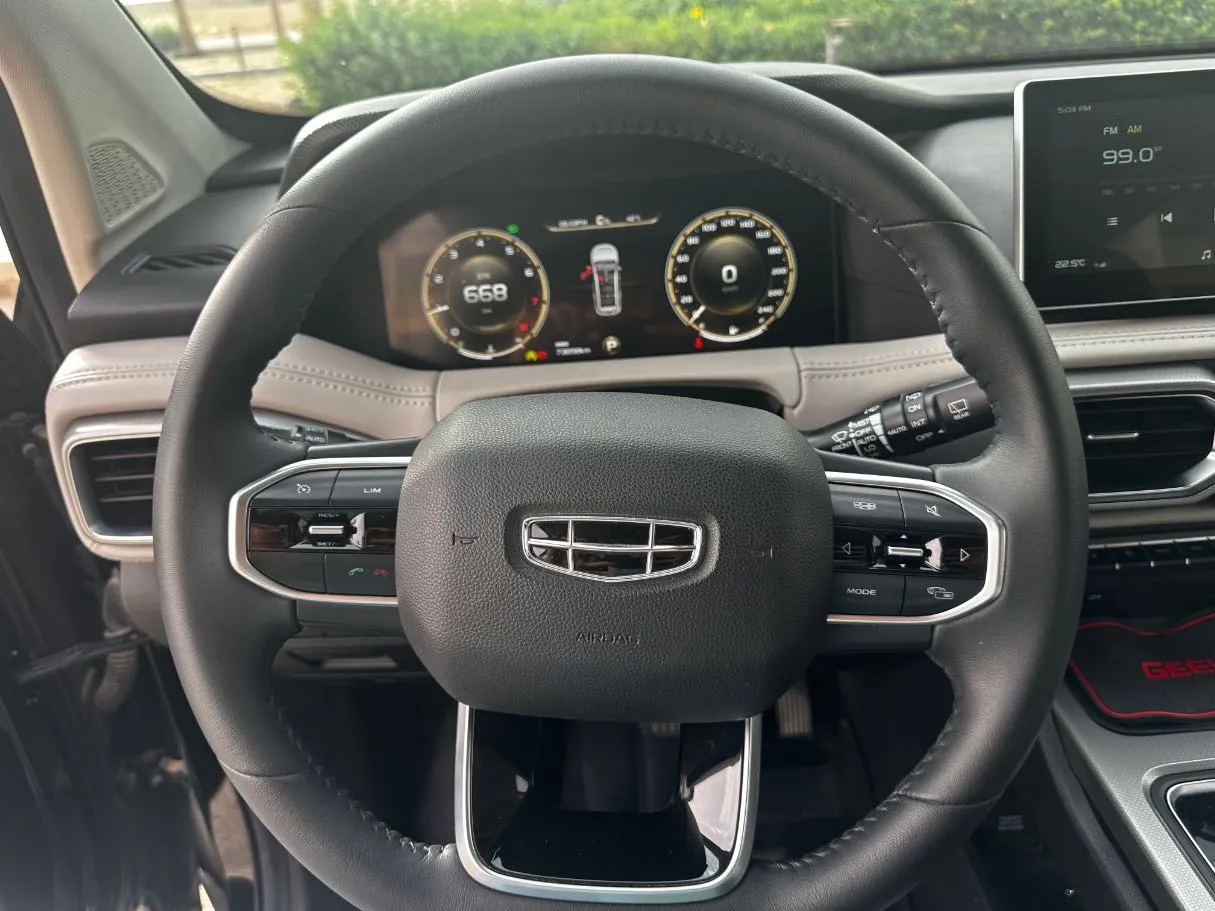 Car image 20