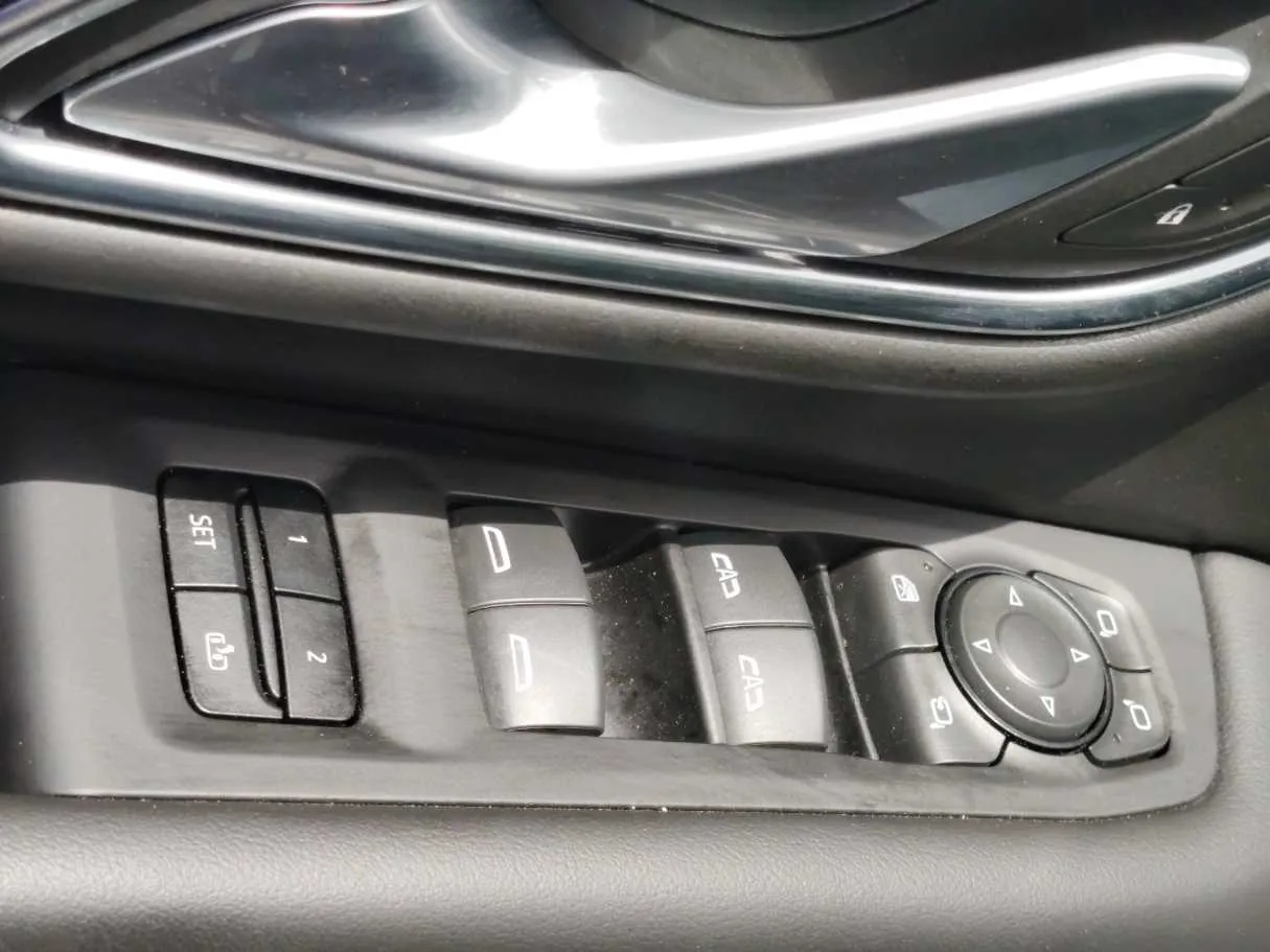 Car image 41