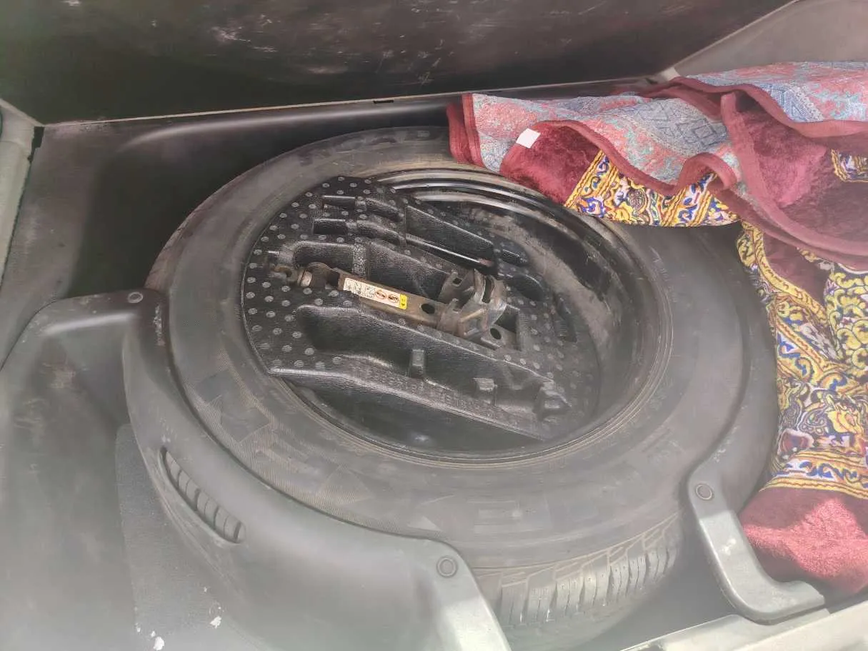 Car image 29