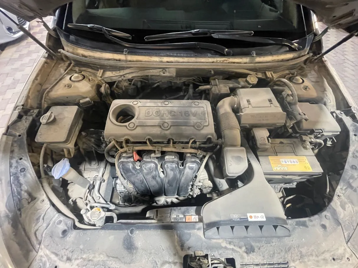 Car image 25