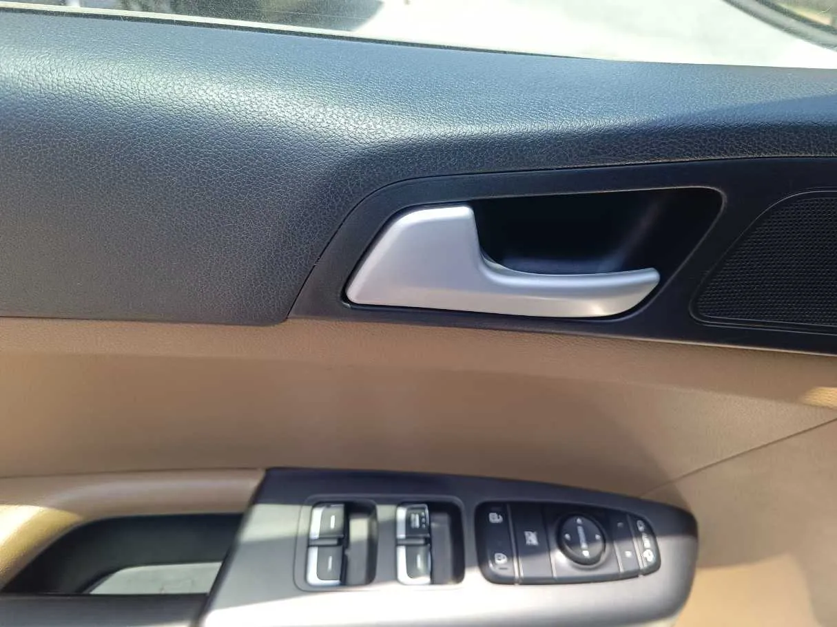 Car image 29