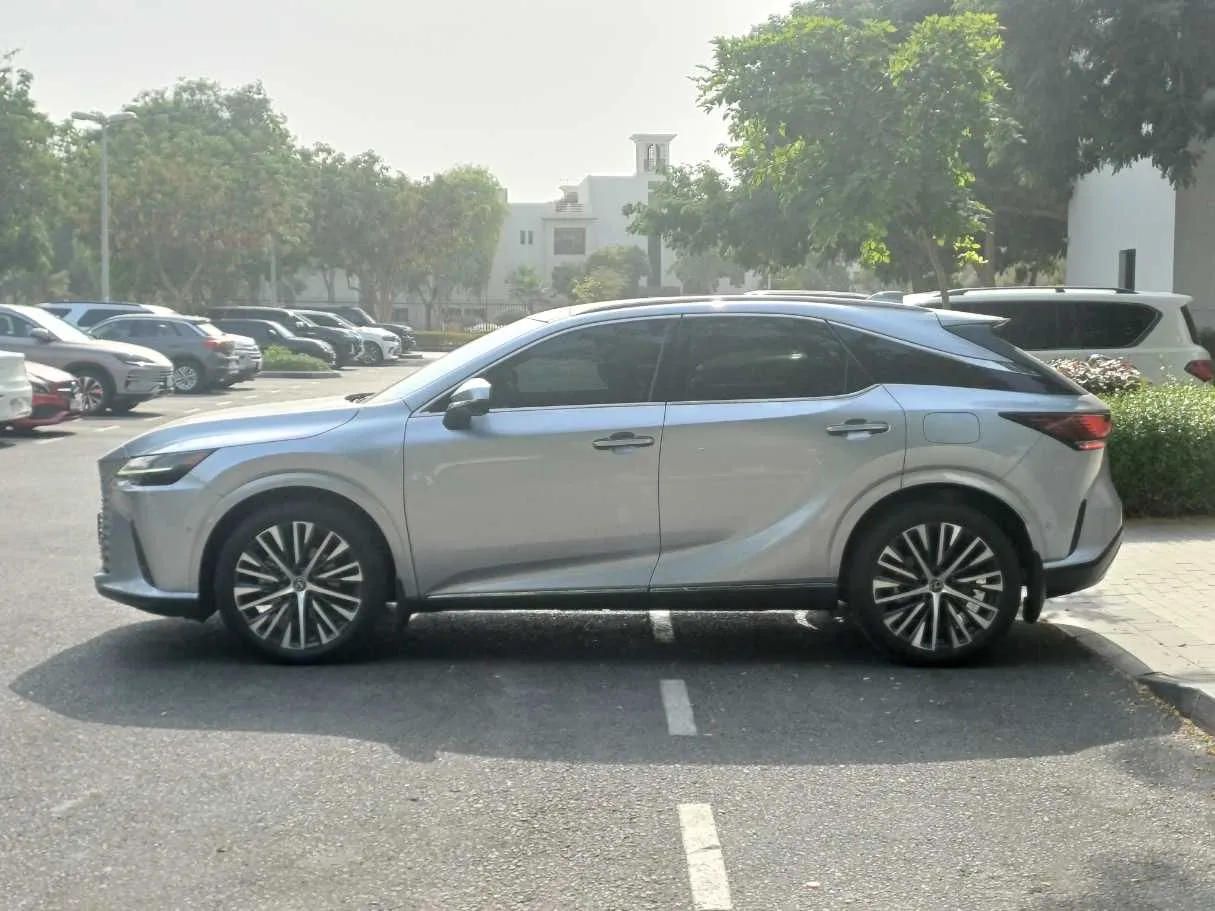 Car image 7