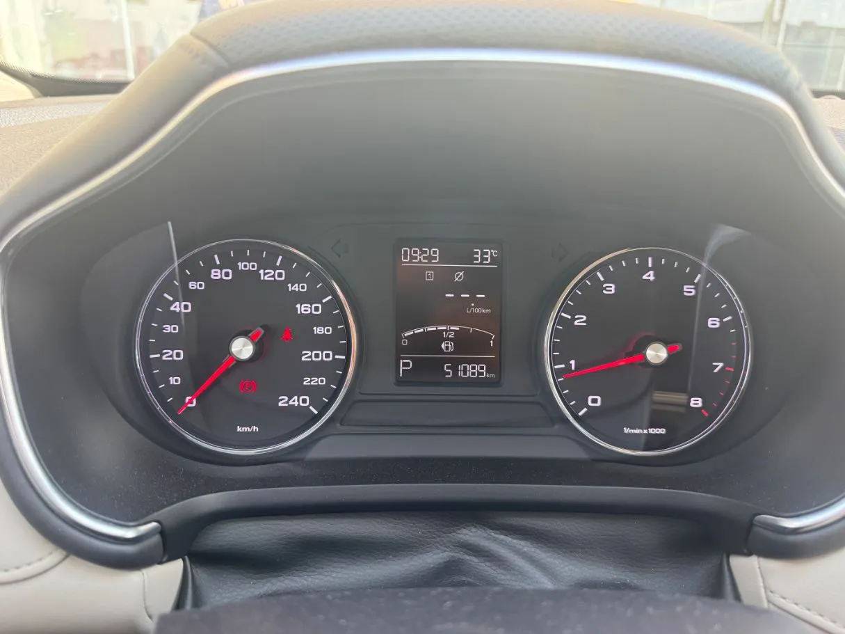 Car image 18