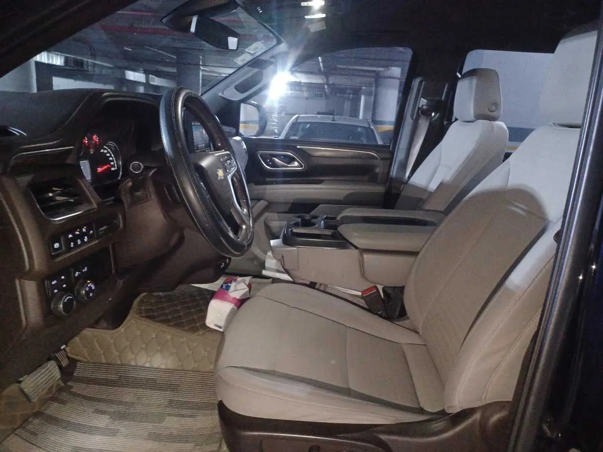 Car image 11